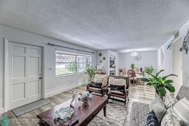 Building Photo - 200 NE 12th Ave