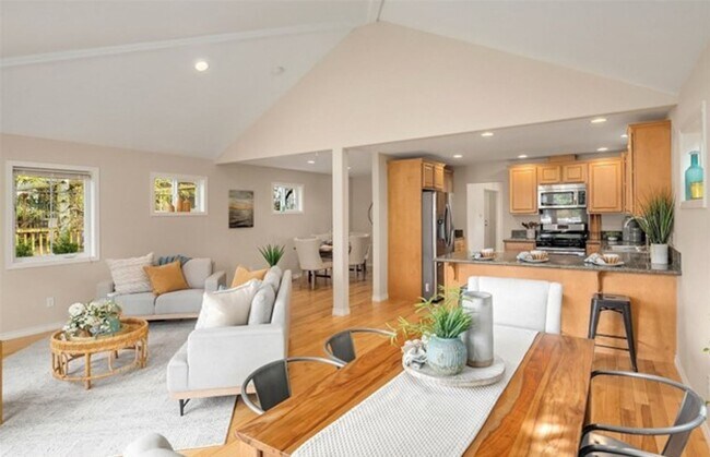 Building Photo - Impeccably Maintained and Wonderfully Updated Kenmore Home with 3 Bed and 2.5 Bath