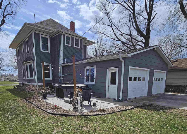 Building Photo - 809 Castle St
