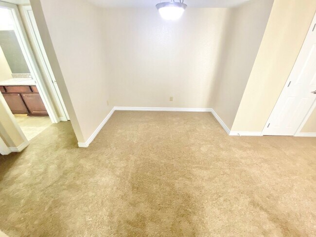 Building Photo - 5405 Indian River Dr