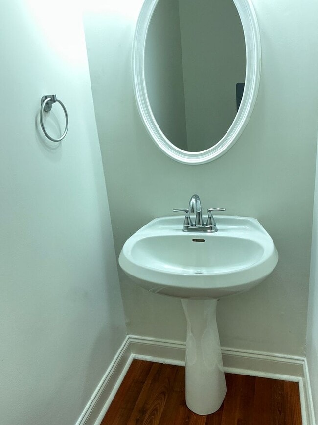 Building Photo - 2 BR 2.5 BA Condo in Gated Community- Mall...