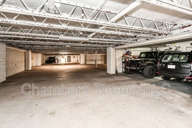 Building Photo - 6109 Madison Crest Ct