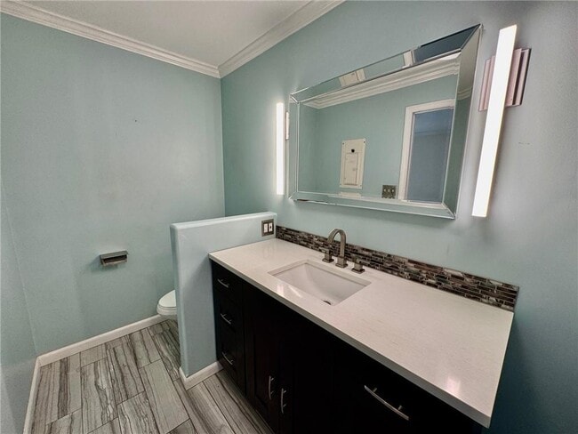 Building Photo - 107 S Lake Dr