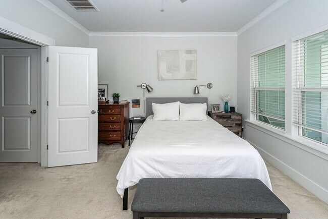 Building Photo - 3 Bedroom 3 Bath Single Family Home in Sab...