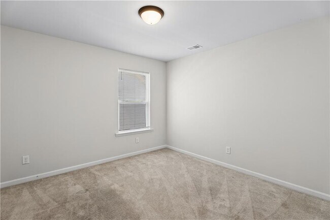 Building Photo - 5740 Wheeler Ridge Rd