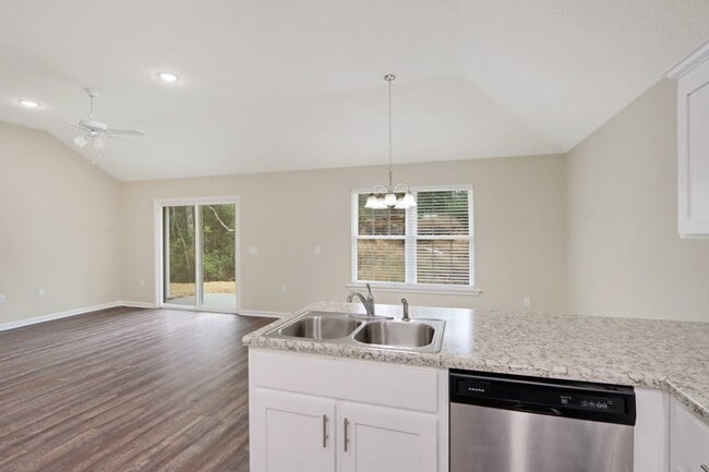 Building Photo - 3bd 2ba HOME FOR RENT!
