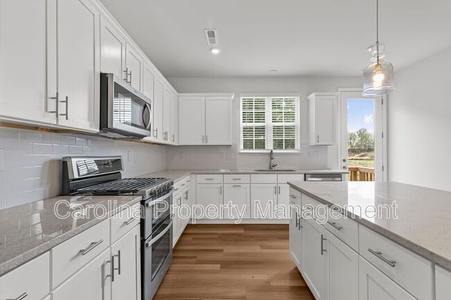 Building Photo - 10138 Hemingway Pl