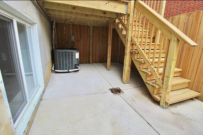 Building Photo - 1642 Cambridge St