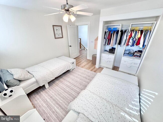 Building Photo - 15 River Oak Dr