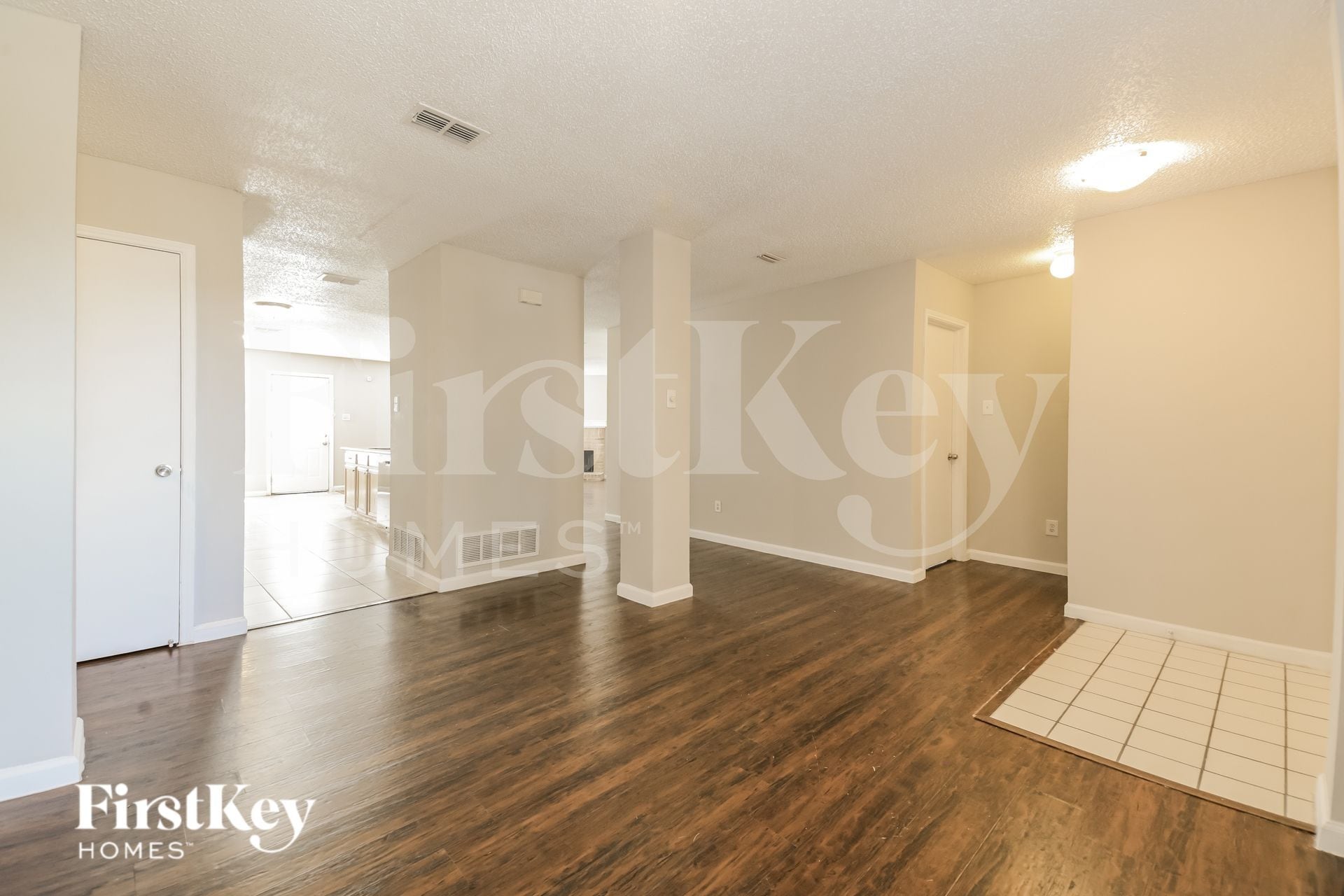 Building Photo - 1395 Stewart Dr
