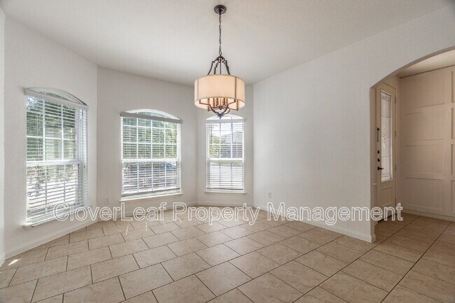 Building Photo - 8003 Oxbow Way