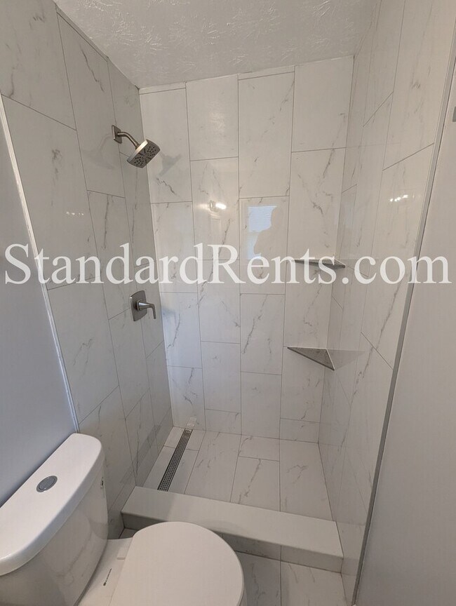 Building Photo - 2591 Kings Cir NW