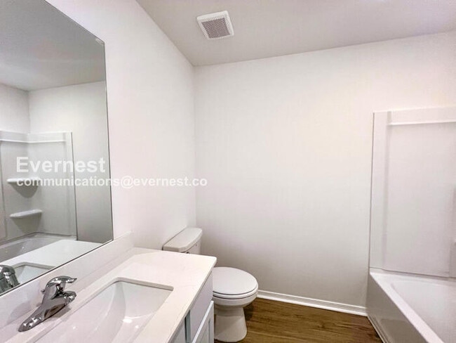 Building Photo - 1511 Ridgefield Cir