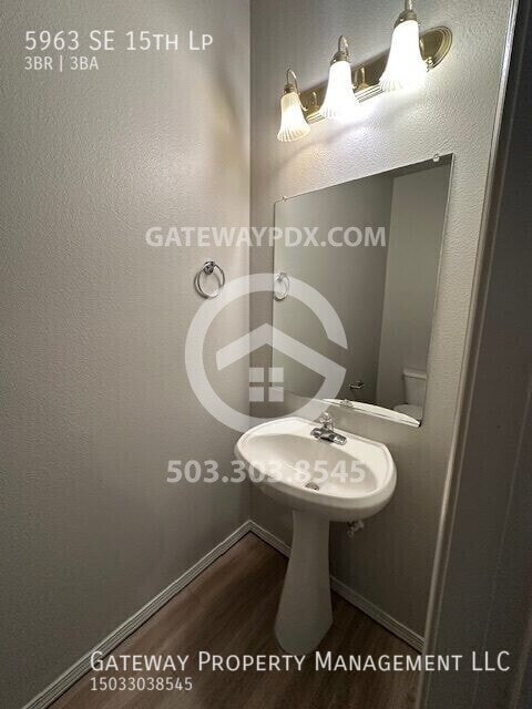 Building Photo - 5963 SE 15th Loop