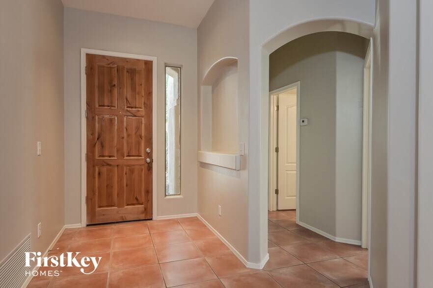 Building Photo - 8551 N Rolling River Dr