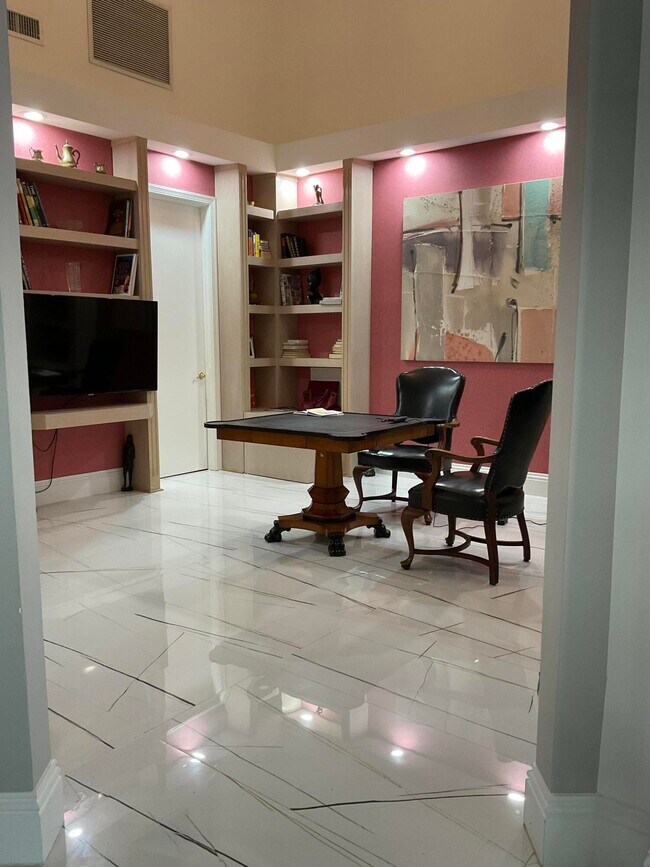 Building Photo - 7111 Dubonnet Dr