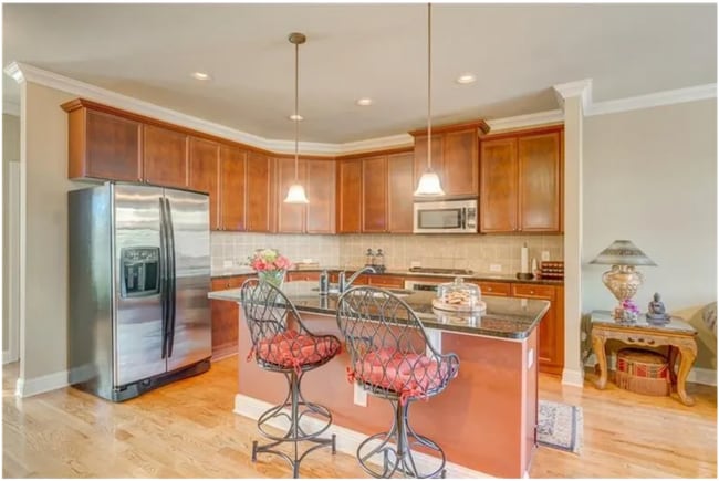 Building Photo - Bright End-Unit Townhome in Prestigious Johns Creek School District