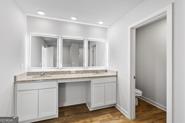 Building Photo - 583 Overlook Rd