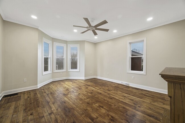 Building Photo - 1617 W 9th St