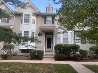 Building Photo - 32 Chesterfield Ct