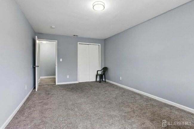 Building Photo - 396 College Dr