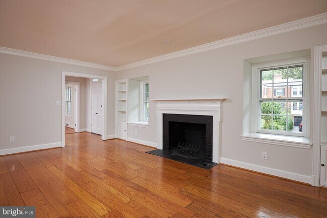 Building Photo - 5306 Albemarle St