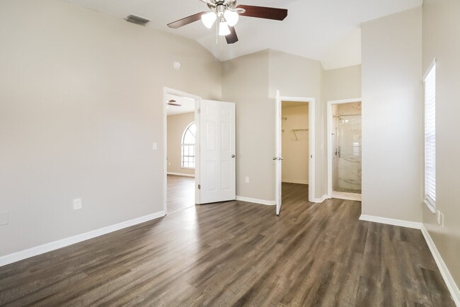 Building Photo - 8823 Gum Tree Ave