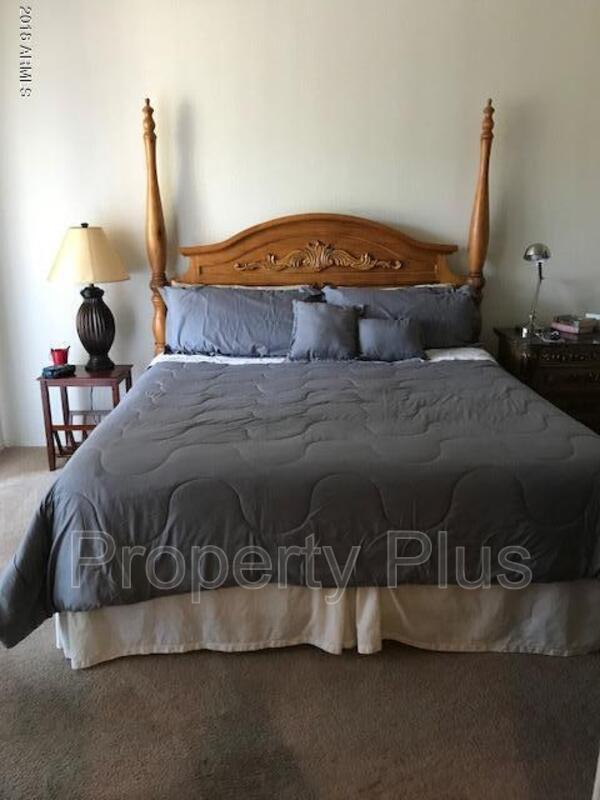 Building Photo - 9708 E Vía Linda