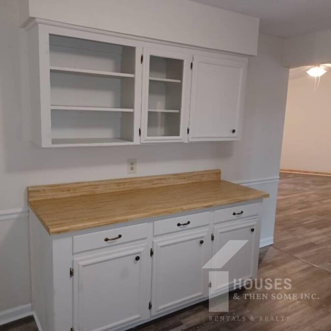 Building Photo - 1321 New Cut Rd