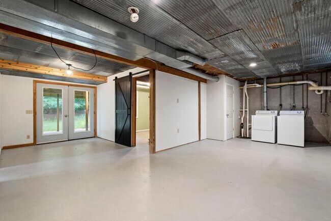Building Photo - 10510 E Shady Ln