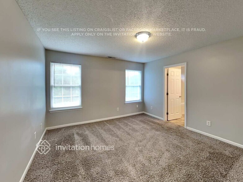 Building Photo - 10729 Glenluce Ave