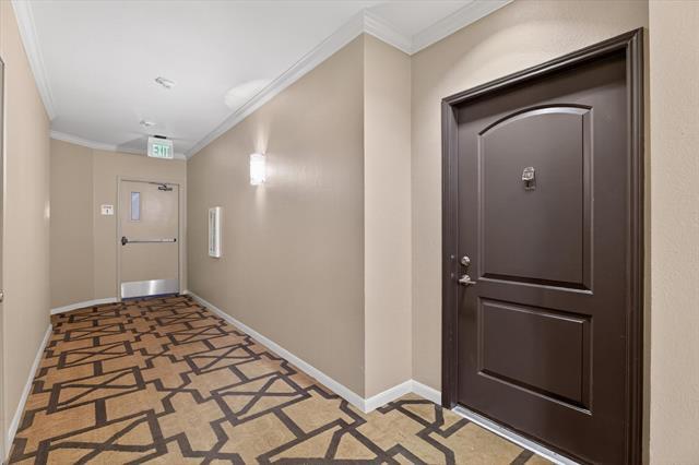 Building Photo - 3225 Turtle Creek Blvd