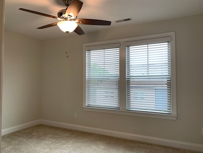 Building Photo - PRIME LOCATION, 3 Bedrooms Suites Apex TH Near HWY, Schools, Shops and Community Amenities!