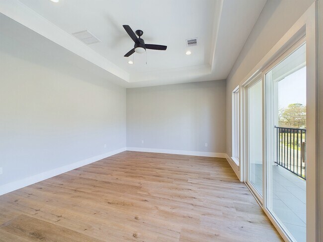 Building Photo - 5029 Creekmont Dr
