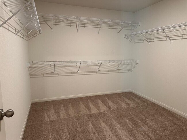 Building Photo - 225 Allington Cir