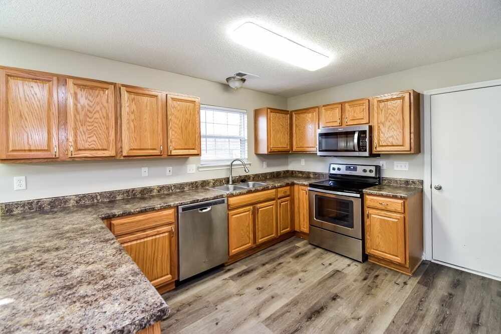 Building Photo - 7296 Green Ash Dr