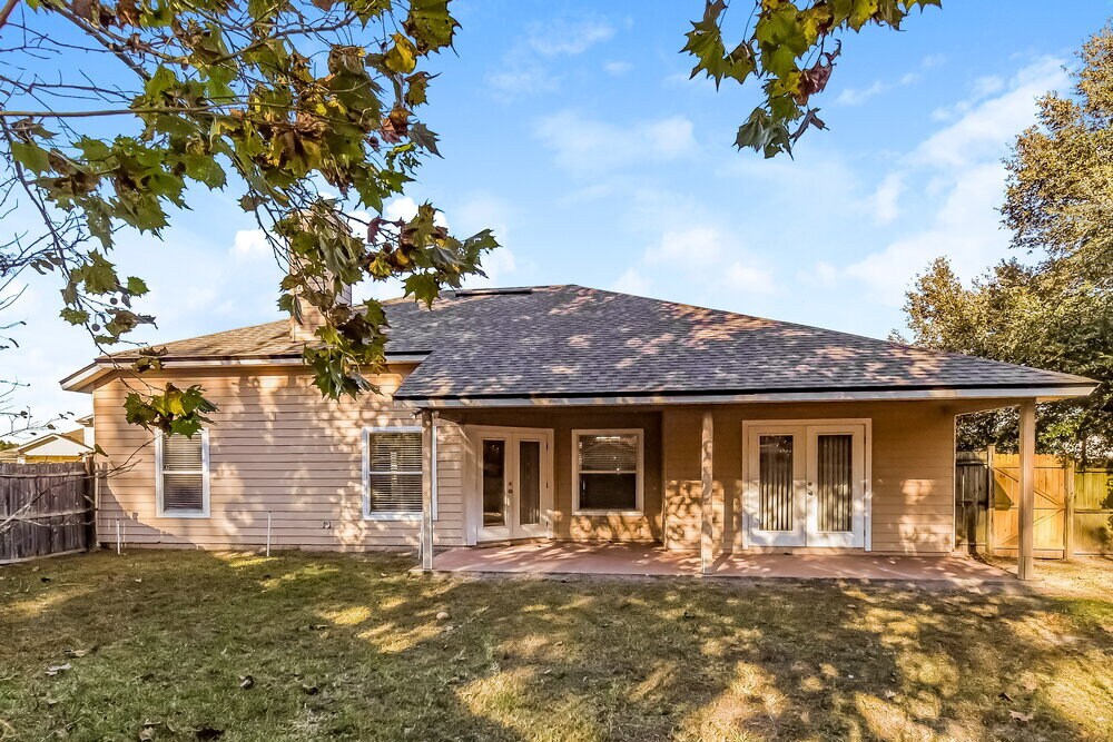 Building Photo - 9202 Redtail Dr