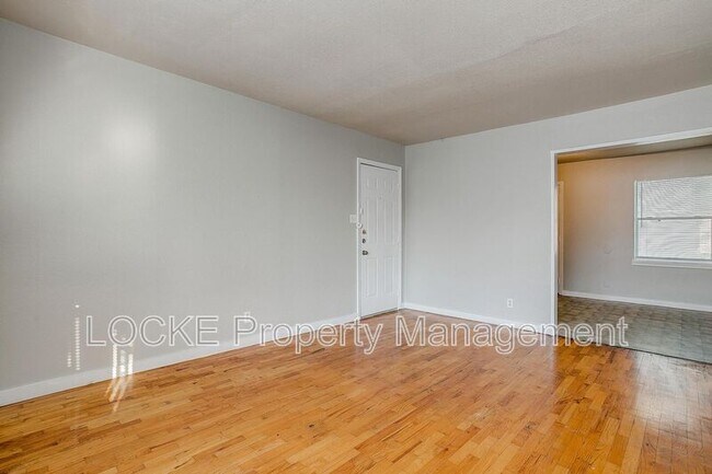 Building Photo - 3417 S University Dr