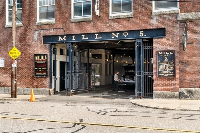 Building Photo - 240 Jackson St