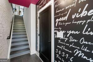 Building Photo - 2328 Mason Dr