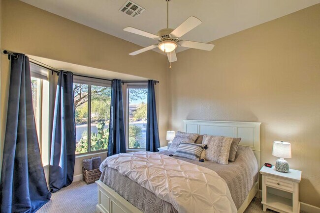 Building Photo - 3055 N Red Mountain