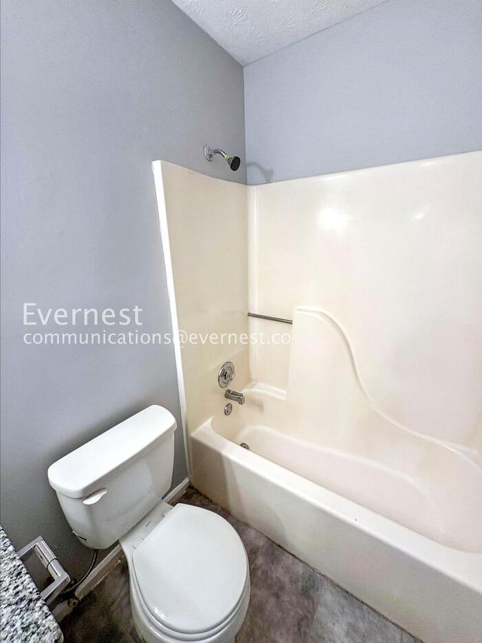 Building Photo - 1942 Cornell Way