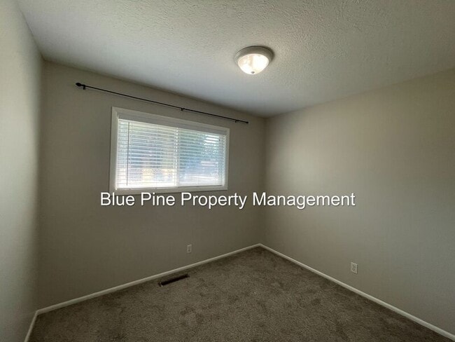 Building Photo - 740 Terrace Dr