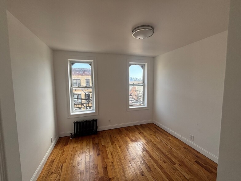 Building Photo - 5111 Palisade Ave