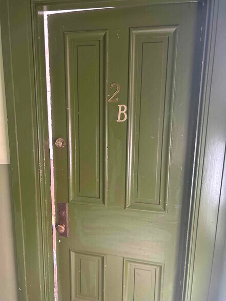 Building Photo - 1047 Penn St