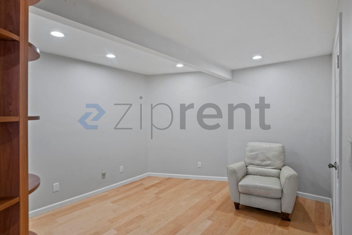 Building Photo - 9 La Salle Ave