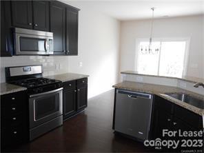 Building Photo - 5904 Glassport Ln