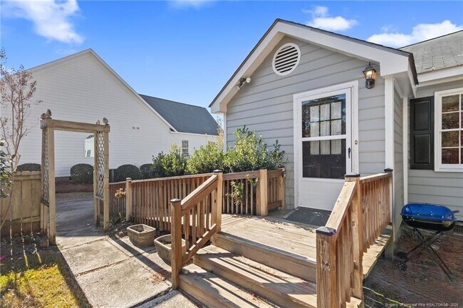 Building Photo - 315 Fairfield Rd