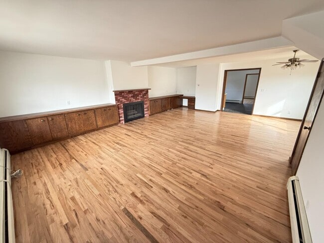 Building Photo - 615 Ogden St