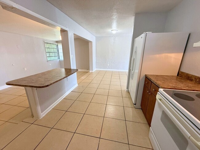 Building Photo - 930 NW 176th Terrace
